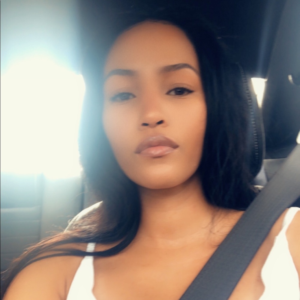 Meet your Posher, Nadine